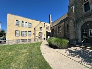 Building Photo - 700 Parkside Ave