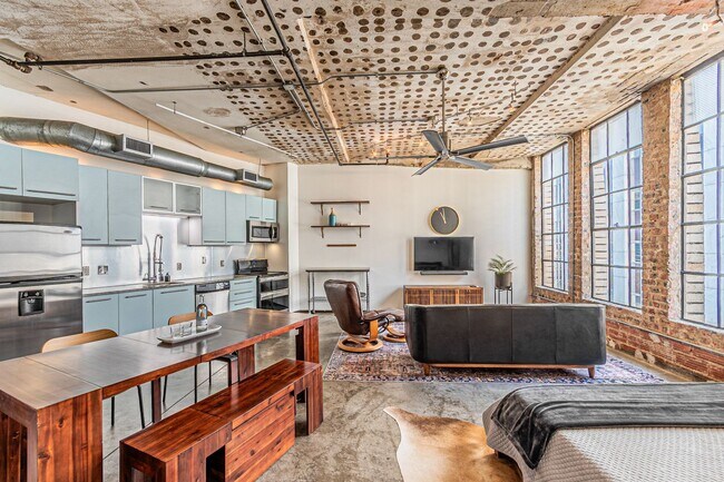 Foto del edificio - Modern Studio Loft for Rent in Downtown Da...