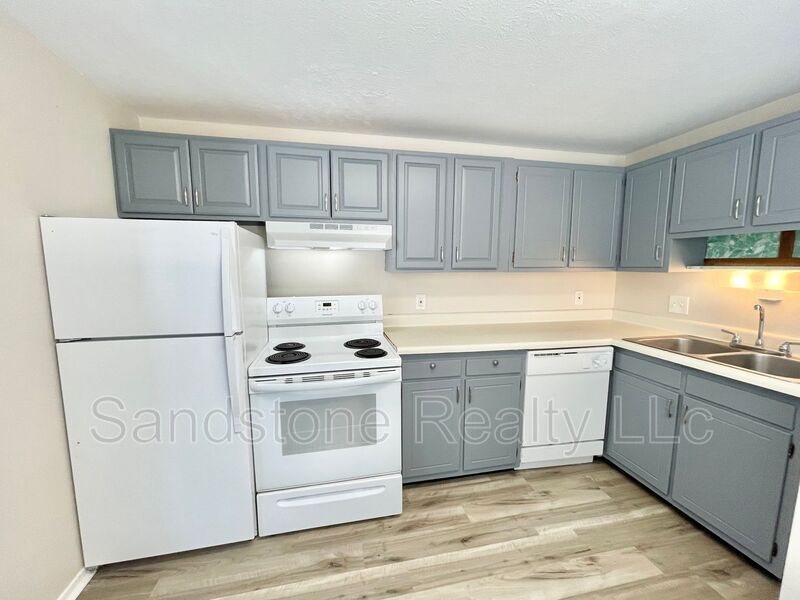 Primary Photo - 5520 Beavercrest Dr