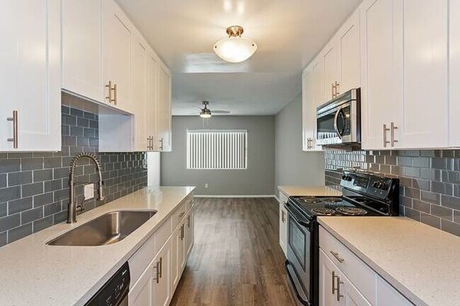 Foto del edificio - 6729 Springpark Ave