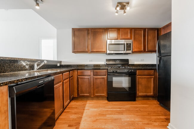 Foto del edificio - 4217 W Irving Park Rd