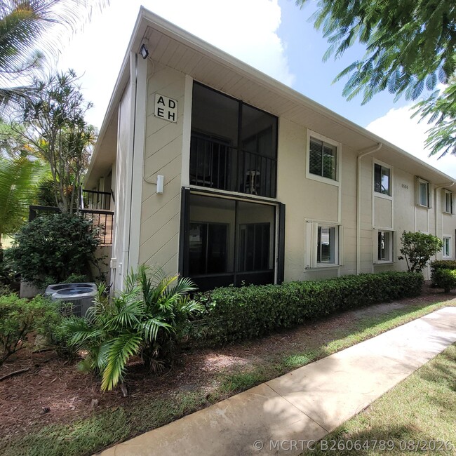 Foto del edificio - 6500 Chasewood Dr