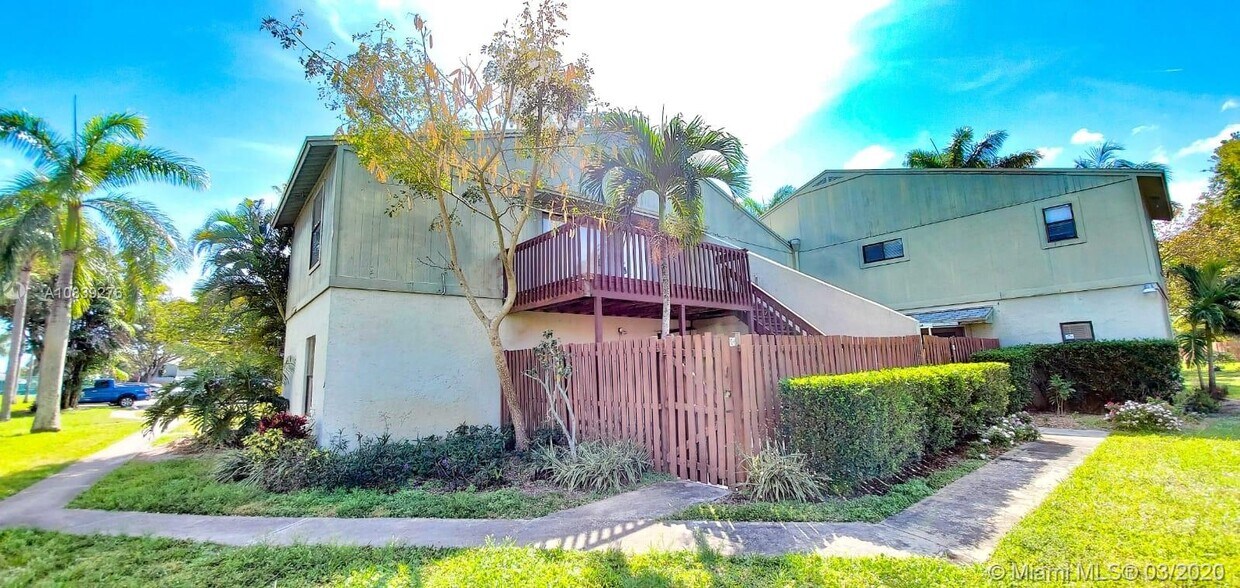 10 Crossings Cir, Boynton Beach, FL 33435 Townhouse for Rent in Boynton Beach, FL