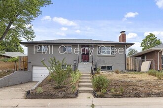 Building Photo - 1364 W Center Ave