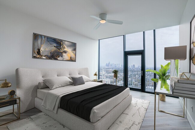 Building Photo - Sleek & Stylish 2/2 in the Heart of Downtown