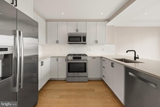 Building Photo - 925 N Fairfax St