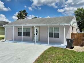 Building Photo - 5653 Coconut Rd