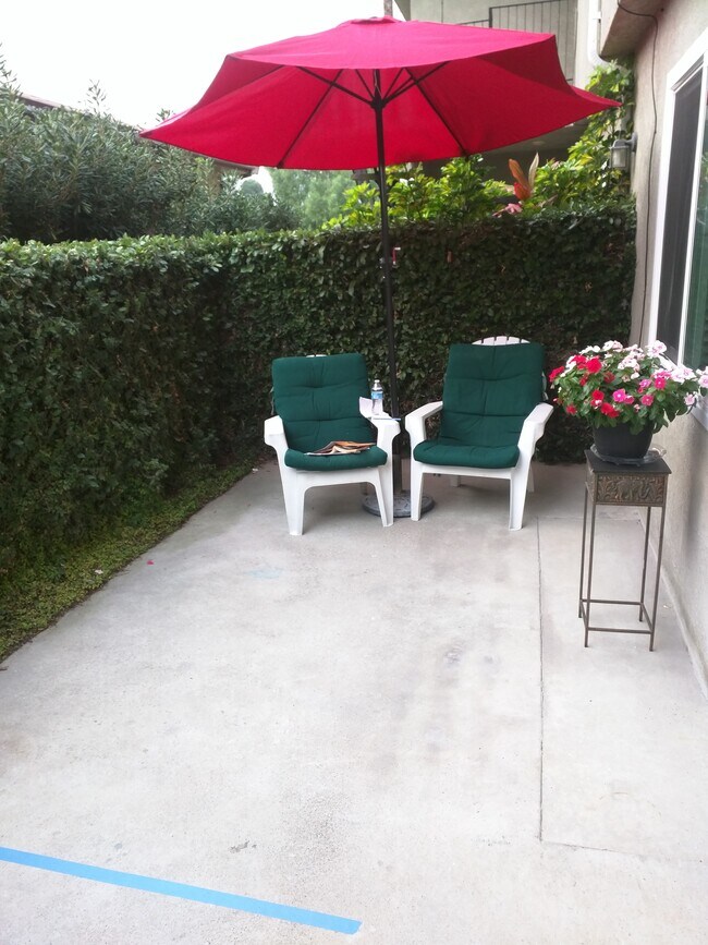 Foto del edificio - 2206 Graham Ave