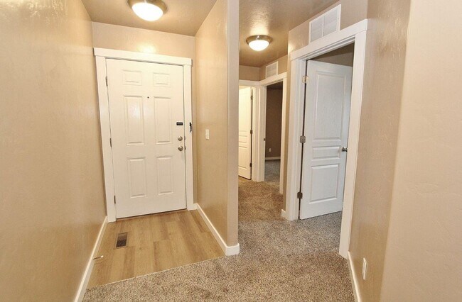 Foto del edificio - Must See Immaculately Kept 3 bed, 2 bath Home in Kuna