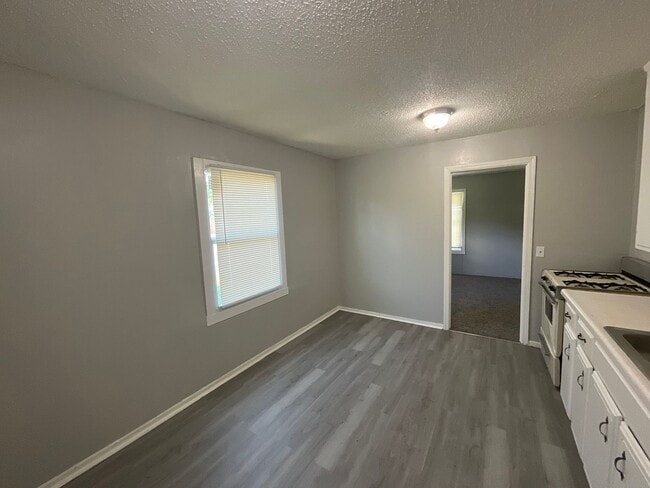 Building Photo - 532 E Boeing Dr