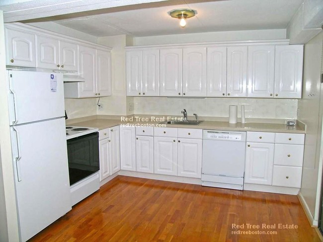 Building Photo - 55 Sewall Ave
