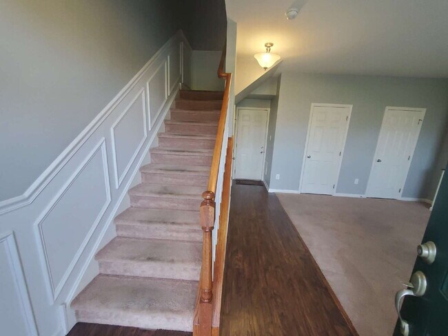 Foto del edificio - Impeccable 3 Bed / 2.5 Bath Townhome – Packed with Custom Upgrades!