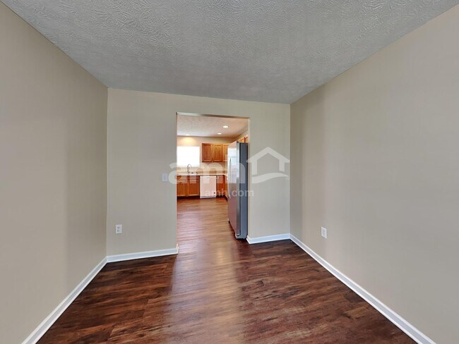 Foto del edificio - 5960 Driftwood Ct