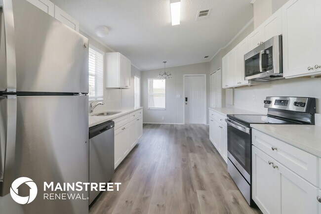 Foto del edificio - 4801 King Lake Dr