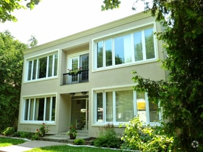 Building Photo - 111 Crichton St