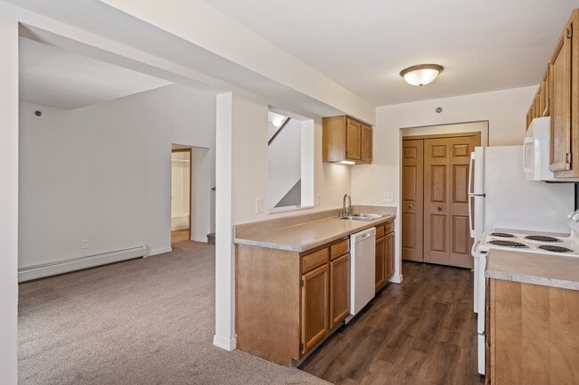 Building Photo - Highpointe Apartments