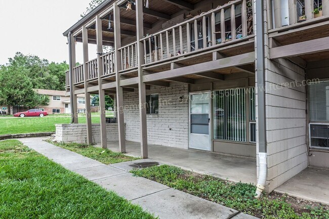 Foto del edificio - 701 Parker St