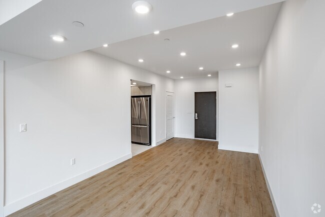 3HAB, 3BA - 1,600 ft² - 1070 S Holt Ave