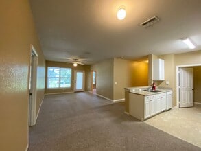 Building Photo - 1014 Hemingway Cir