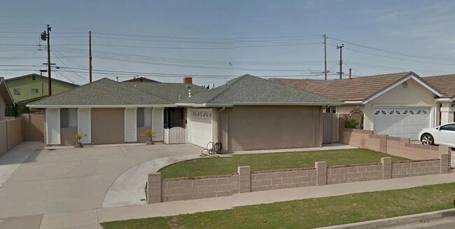 Building Photo - 10131 Beverly Ln