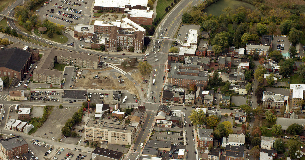 Primary Photo - 13 State Street Apartments