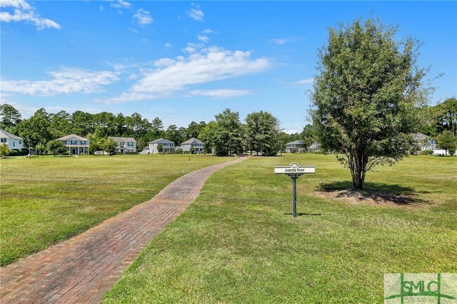 Building Photo - 12 Arbors Cir