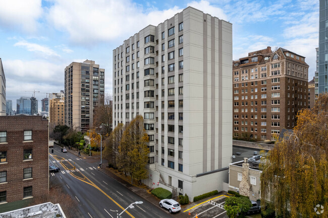 Exterior - The Decatur Condominiums