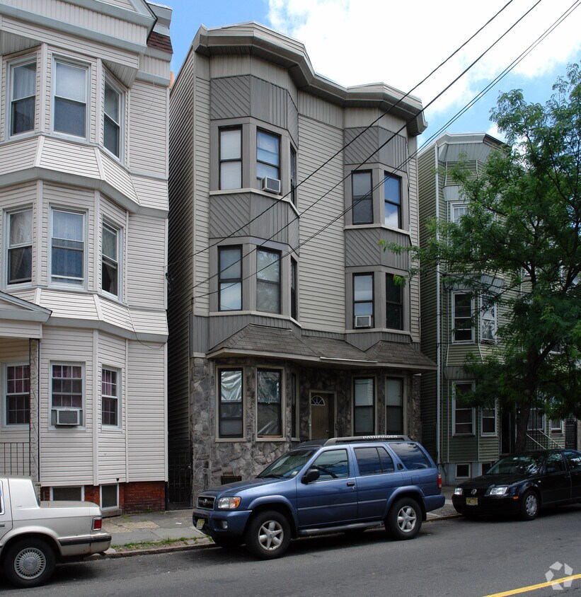 333 Lafayette St, Newark, NJ 07105 Apartments in Newark, NJ