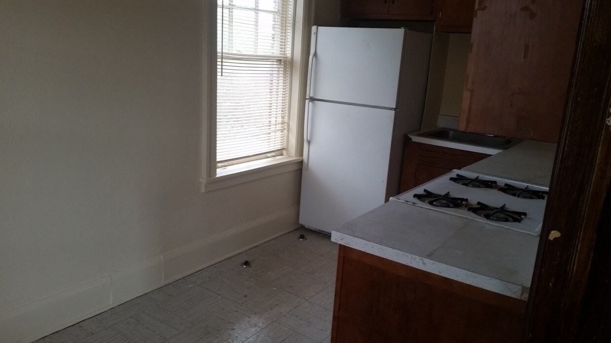 Foto principal - 1416 E State St