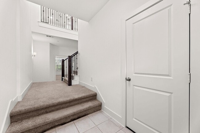 Building Photo - 2205 Southwick Dr