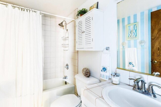 Foto del edificio - 273 Sea Ridge Rd