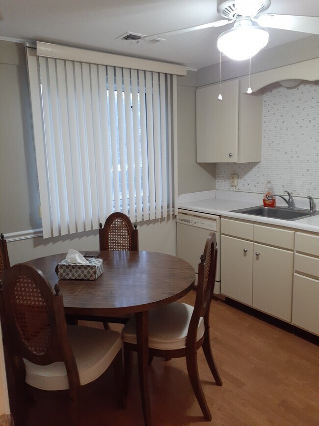201 Hoffman Ave Unit 25, Cranston, RI 02920 Condo for Rent in