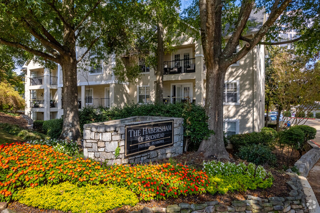 Entrance - Habersham Of Buckhead