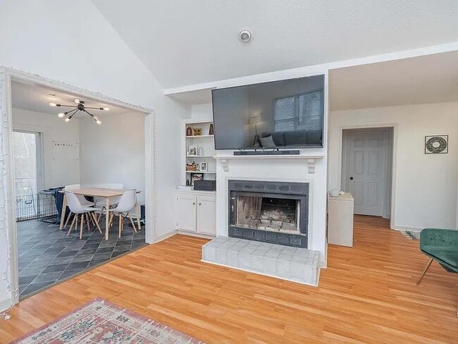 Building Photo - 241 Saddlebrooke Rd