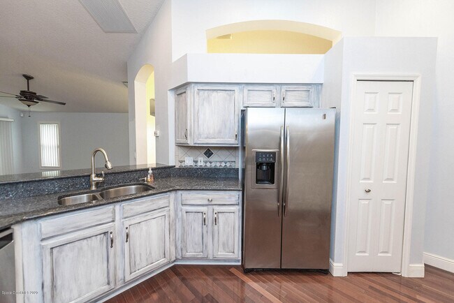 Foto del edificio - 3291 Deer Lakes Dr