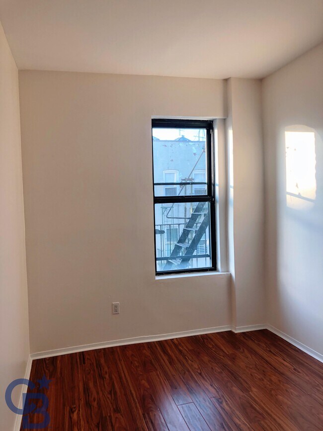 Foto del edificio - 200 Bay 22nd St