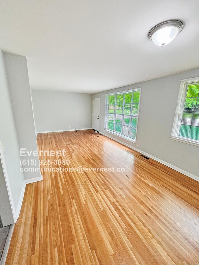 Building Photo - Charming 3-Bedroom Family Home in Great Lo...