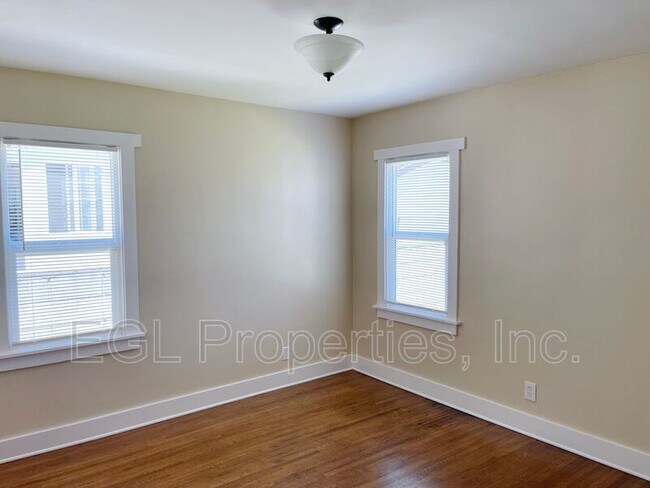Building Photo - 5616 S Rimpau Blvd