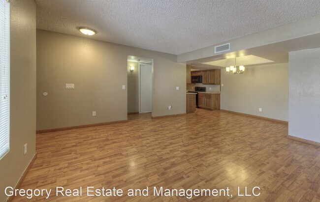 Building Photo - 2 br, 2 bath House - 754 E Morningside Drive