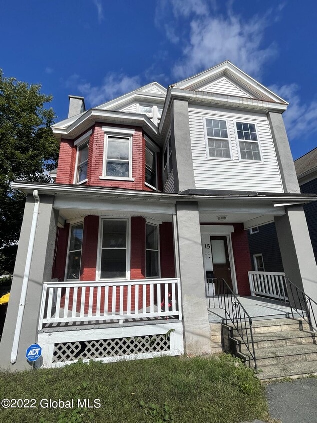 15 Idlewild Park Unit 1, Watervliet, NY 12189 Room for Rent in