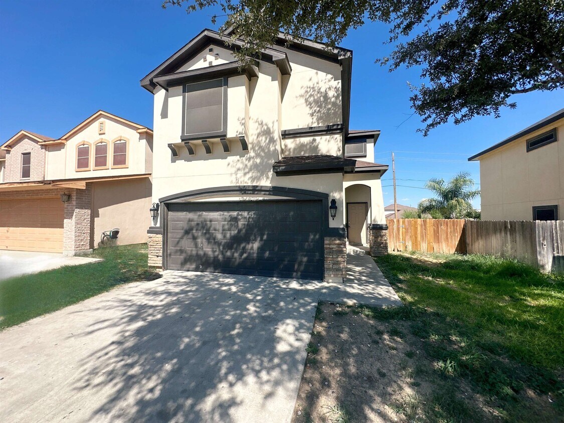 415 Campanario Ln, Laredo, TX 78043 House Rental in Laredo, TX