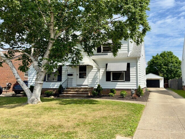 Building Photo - 7708 Ivandale Dr
