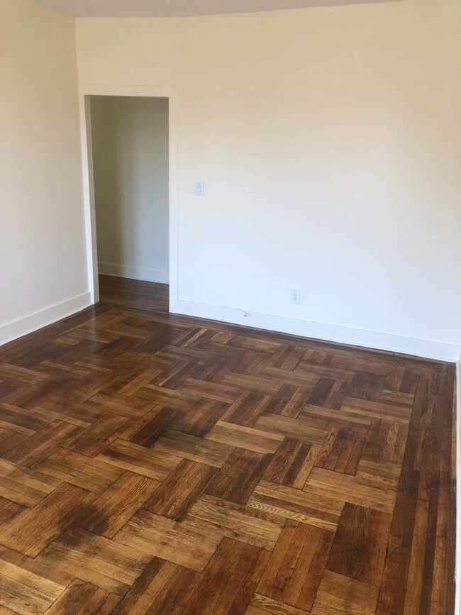 Building Photo - 1589 President St