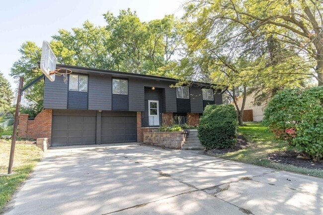 Photo - 6605 S 135th St House