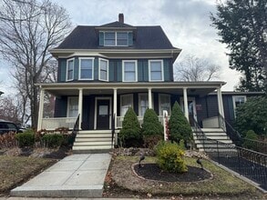 Building Photo - 22 Yale Ave