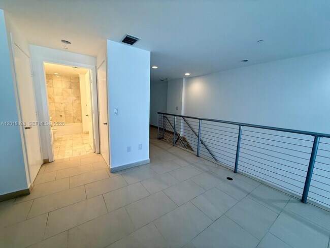 Foto del edificio - 1050 Brickell Ave