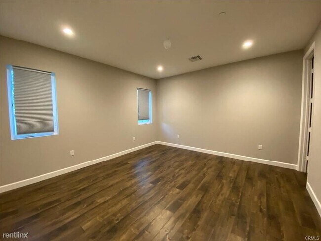 Foto del edificio - 3 br, 3 bath Townhome - 516 N El Molino Ave