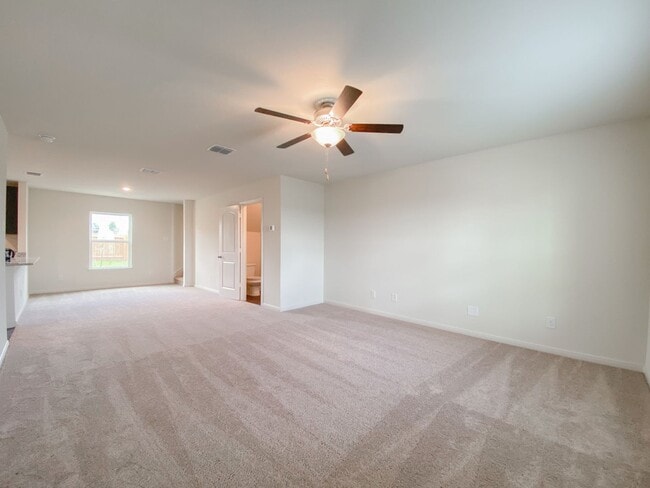 Building Photo - 3Bd 2.5 Ba Minutes to Randolph AFB and Ft Sam