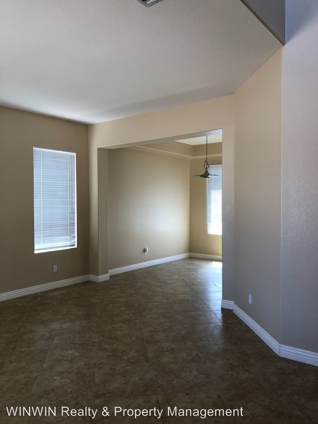 Building Photo - 3 br, 3 bath House - 775 Manitoba Ave