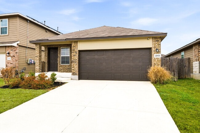 Photo - Charming 3-Bed 2 Bath Oasis with Amazing Amenities Apartment